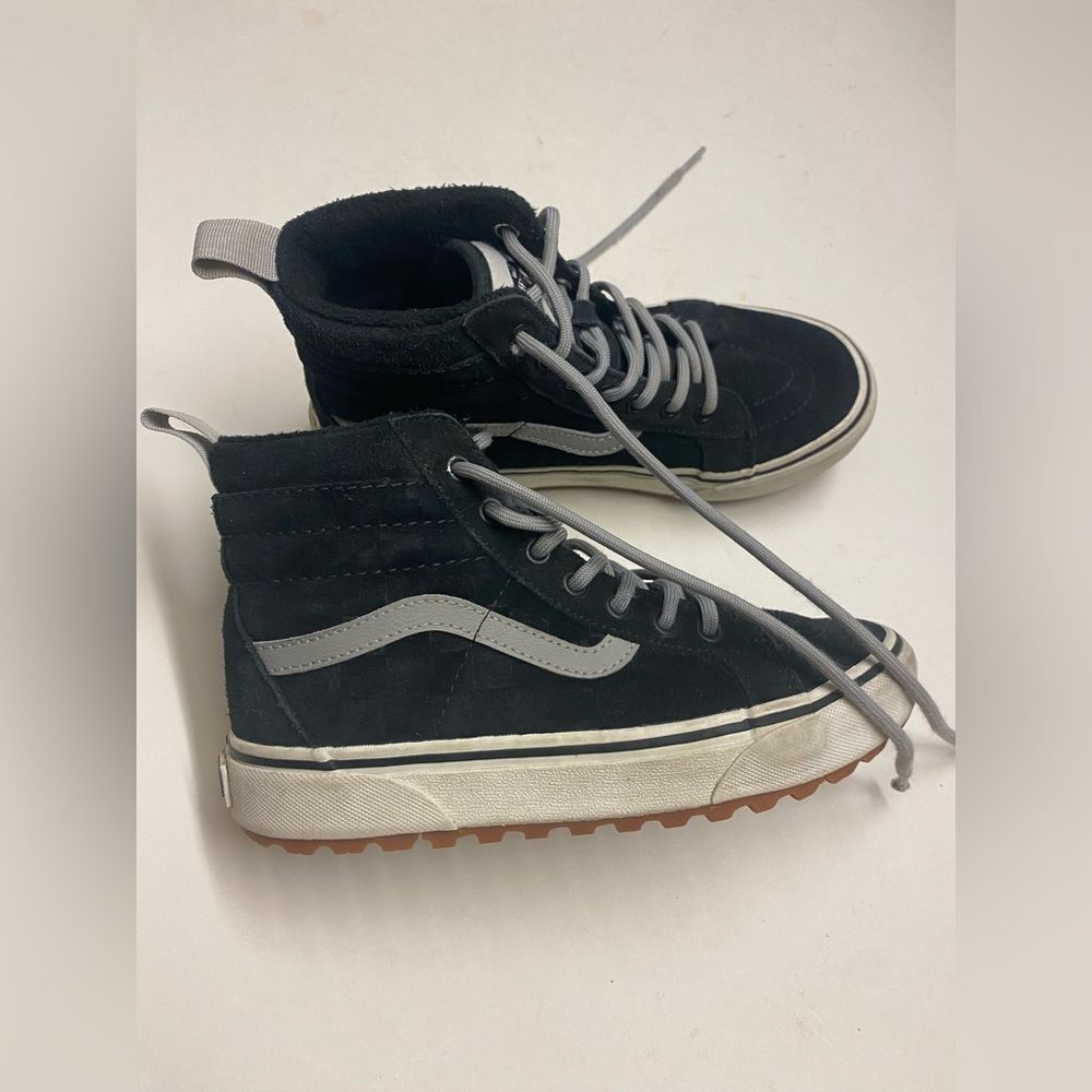 Vans SK8-HI Mte Black Suede Lace Up Sneakers winter cold weather boots Big Kid 3